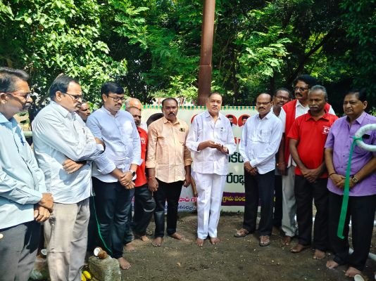 దాతల సహకారంతో పార్క్‌ను సుందరీకరించాలి    అభివృద్ధిలో ప్రతి ఒక్కరూ భాగస్వాములు కావాలి: ఎమ్మెల్యే బుద్ధప్రసాద్