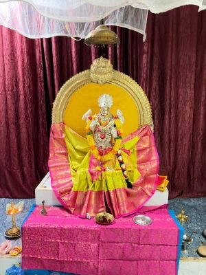 శ్రీ మహా చండీదేవి అలంకరణలో అమ్మవారు