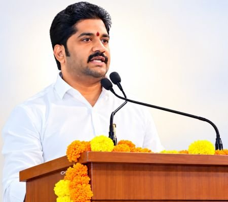 ఉద్యోగుల సంక్షేమానికి పెద్దపీట  -టిటిడి ఈఓ ముద్దాడ రవిచంద్ర సేవలు అభినందనీయం : చీర్ల కిరణ్