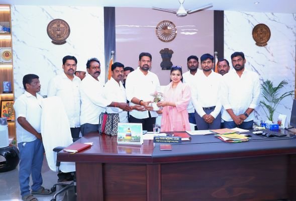 సద్దుల బతుకమ్మకు కలెక్టర్‌, ఎస్పీలకు ఆహ్వానం