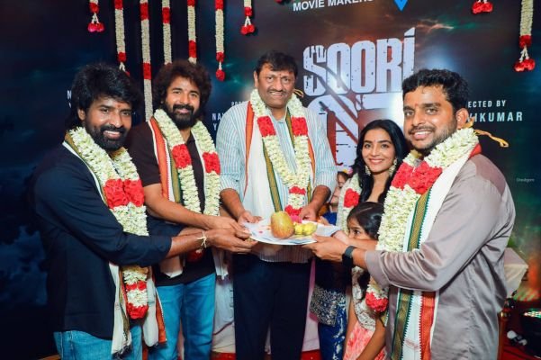 గ్రాండ్‌గా ప్రారంభమైన సూరి కొత్త ప్రాజెక్ట్.. పూజా కార్యక్రమంలో మెరిసిన శివకార్తికేయన్!