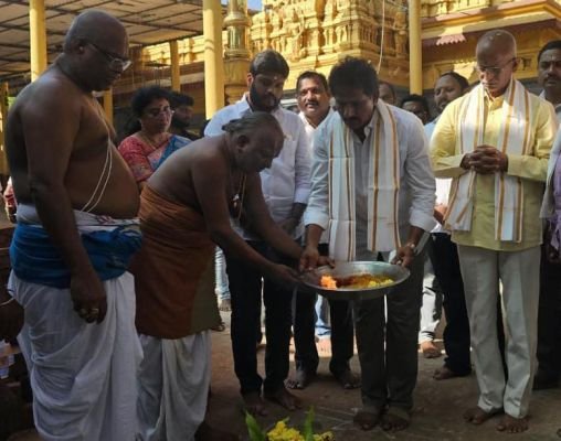 దేవాలయాల అభివృద్ధి పనులను ప్రారంభించినవిప్ నాయకర్ 