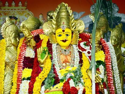 ఇంద్రకీలాద్రిపై వైభవంగా శరన్నవరాత్రి ఉత్సవాలు: నేడు లలితా త్రిపురసుందరీ దేవిగా దుర్గమ్మ దర్శనం.. 