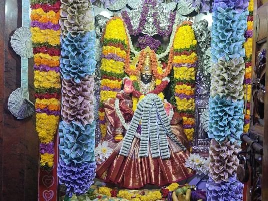 ధనలక్ష్మిగా వాసవి మాత 1.5 కోట్ల రూపాయలతో అలంకరణ 