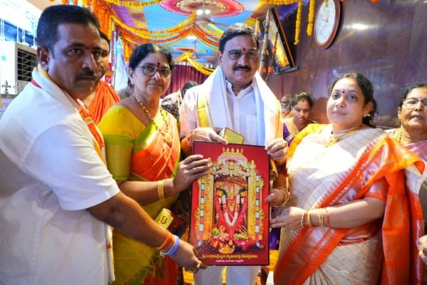 ఇంద్రకీలాద్రిపై దుర్గమ్మను దర్శించుకున్న కేంద్ర సహాయ మంత్రి