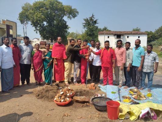 గ్రామపంచాయతీ భవన నిర్మాణానికి భూమి పూజ