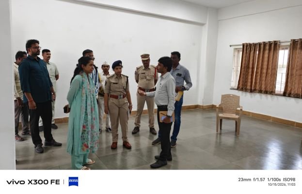 ఓట్ల లెక్కింపు కేంద్రాలను పరిశీలించిన జాయింట్ కలెక్టర్