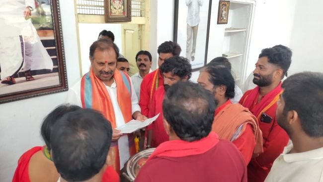 తోపు గంగమ్మ శరన్నవరాత్రి ఉత్సవాలకు శ్రీకాంత్‌రెడ్డికి ఆహ్వానం