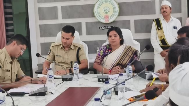 జిల్లాలో సజావుగా స్థానిక సంస్థల ఎన్నికల ఏర్పాట్లు: జిల్లా కలెక్టర్ ఎం. విజయ సునీత