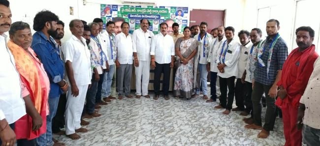 వైసీపీలో చేరిన టిడిపి కార్యకర్తలు