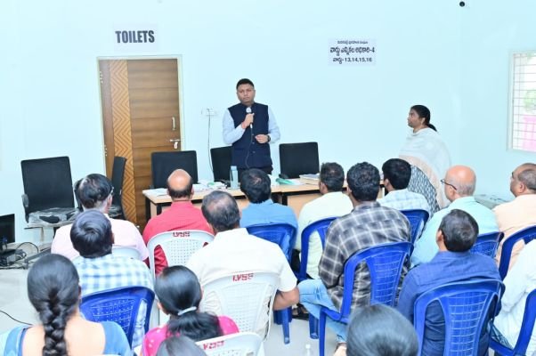 మున్సిపల్ ఎన్నికల నామినేషన్ల స్వీకరణకు పటిష్ట ఏర్పాట్లు చేయాలి