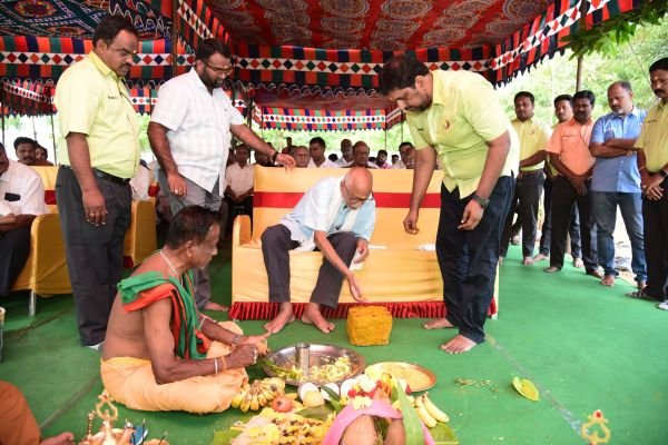 దిగువమాఘంలో రాజన్న హెల్త్ సెంటర్‌కు భూమిపూజ