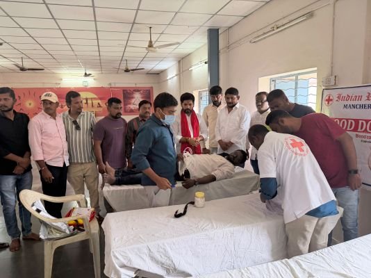 వికాస్‌ జ్ఞాపకార్థం రక్తదానం... మిత్రబృందం మానవీయ సేవలు  • నగర మేయర్‌ అభినందనలు