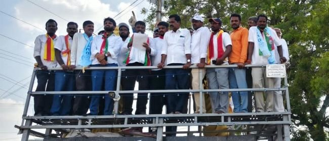 దొడ్డి దారిన కోర్టులో కేసు వేయించి మోసం చేశారు - ఎమ్మెల్సీ తీన్మార్ మల్లన్న