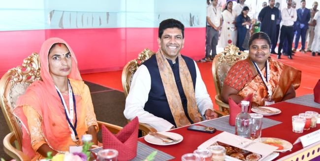 మహిళా శక్తితోనే వికసిత భారత్‌ సాధ్యం.. 15 వేల మందికి నైపుణ్య శిక్షణ: కేంద్ర మంత్రి పెమ్మసాని