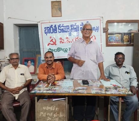 నిత్యావసర వస్తువుల ధరలను అదుపు చేయాలి.