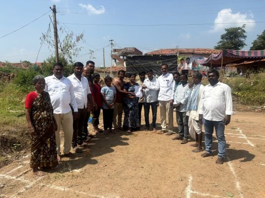 రాజంపేటలో మూడు ఇందిరమ్మ ఇళ్లకు ముగ్గు..
