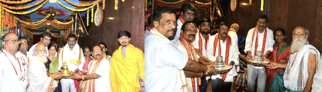 రూ.15.50 లక్షల విలువైన బంగారు, వెండి పాదుకలు, పళ్లెములు అమ్మవారికి సమర్పణ