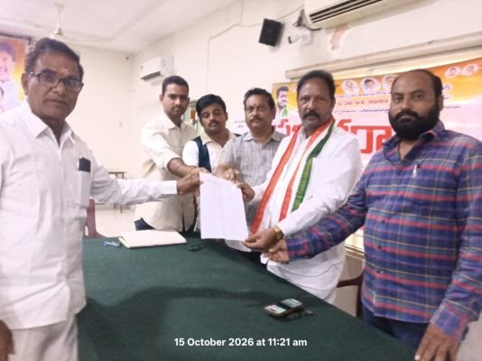 పట్టభద్రుల ఓటర్ నమోదు ప్రక్రియను వేగవంతం చేయాలి.. జిల్లా కాంగ్రెస్ అధ్యక్షులు నూతి సత్యనారాయణ గౌడ్