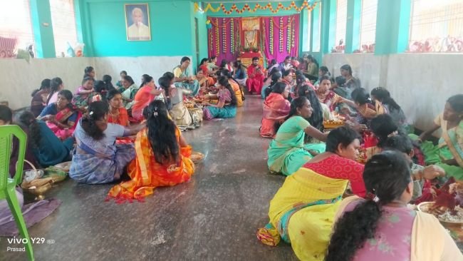 రుషింగి దుర్గా దేవి ఆలయంలో మహిళలు భక్తిశ్రద్ధలతోకుంకుమ పూజలు