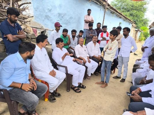 విషాద ఘటనలో మృతి చెందిన కుటుంబ సభ్యులను పరామర్శించిన ఎమ్మెల్యే సంజీవరెడ్డి