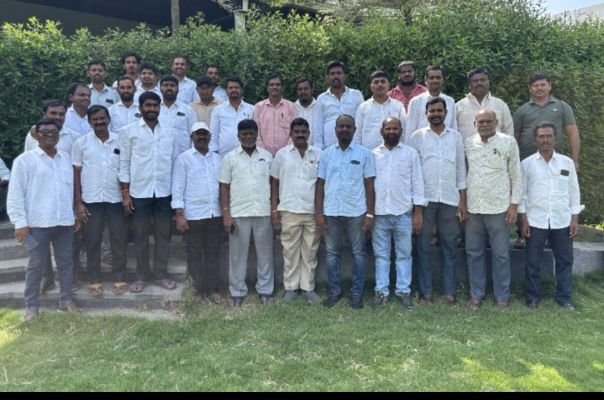 పట్టభద్రుల ఎమ్మెల్సీ ఎన్నికల  సమావేశానికి హాజరైన కాంగ్రెస్ నాయకులు