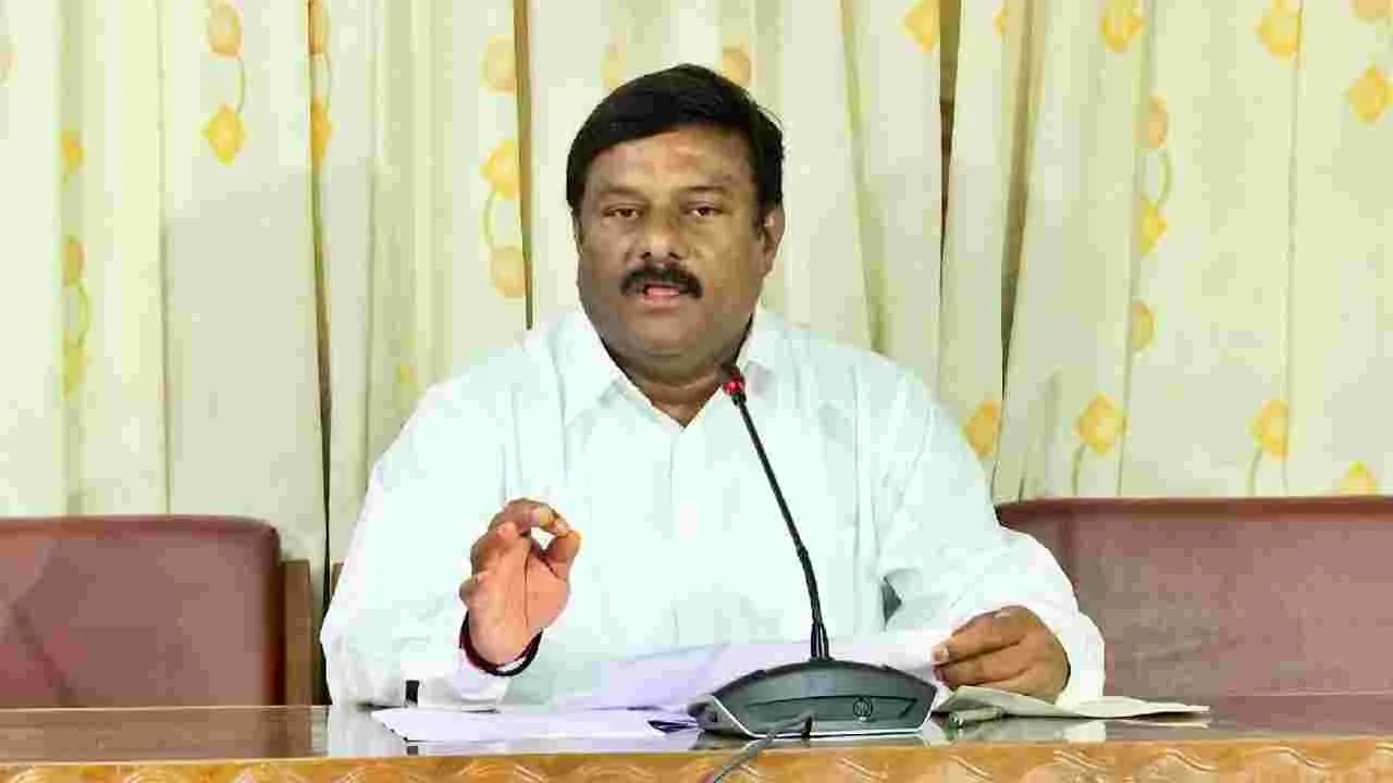 ధరణి, భూ భారతి చర్చకు ప్రభుత్వం భయపడింది