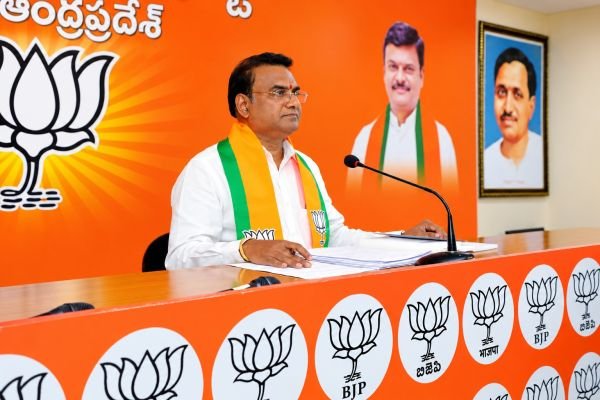 బొద్దింకలకు, వైసీపీ కి మధ్య ఉన్న స్నేహ బంధం బహిర్గతం అయింది:    కిలారి దిలీప్  