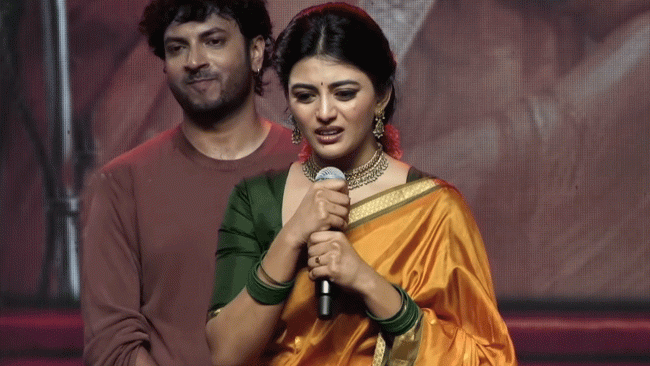 'ఈ ఫీల్డ్‌కు నేను సరిపోనేమో'.. వేదికపైనే కన్నీళ్లు పెట్టుకున్న హీరోయిన్ ఆనంది