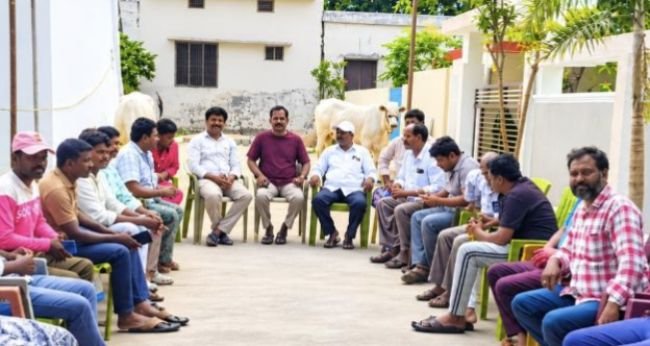 వైసిపి కార్యకర్తలతో సమావేశమైన ఎంఆర్ఎఫ్ రమణారెడ్డి 