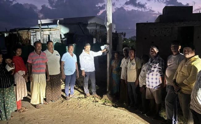 కొమురం భీమ్ కాలనీలో వెలుగులు నింపిన సర్పంచ్ ప్రవీణ్ నాయక్
