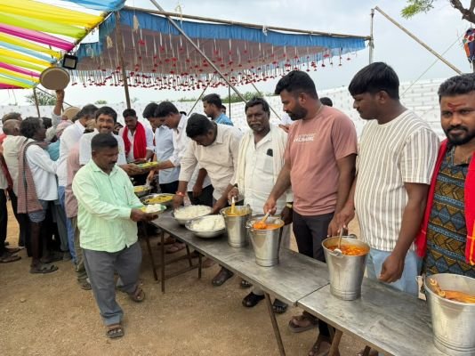 అన్నదానం మహాదానం-యువ నాయకుడు నూకల అభినవ్ రెడ్డి