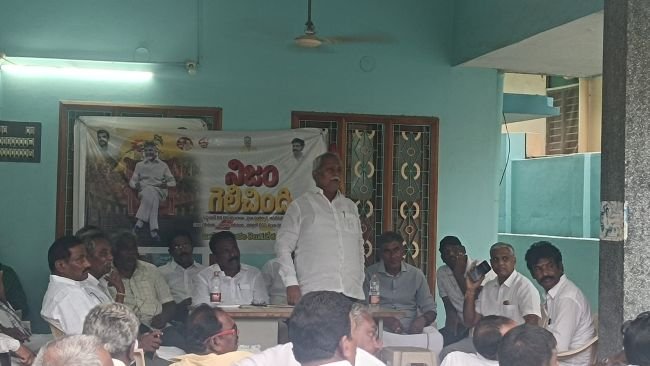 గెలుపే లక్ష్యంగా సమైక్యంగా పని చేయాలి 