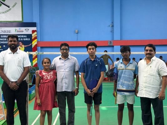 తణుకులో రాష్ట్రస్థాయి బ్యాడ్మింటన్ పోటీలకు శ్రీకారం  -అండర్‌–17 విభాగంలో 300 మంది క్రీడాకారుల పోటీ