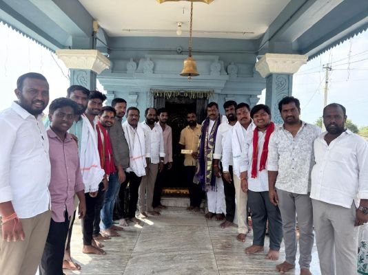 పంటలు ఎండుతున్నా పట్టించుకోరా..?  లో వోల్టేజీతో రైతులకు తీవ్ర నష్టం  మోటార్లు, ట్రాన్స్‌ఫార్మర్లు కాలిపోతున్నా స్పందన కరువు  విద్యుత్ సబ్‌స్టేషన్ల వద్ద ధర్నాలకు దిగుతాం  బీఆర్‌ఎస్‌ జిల్లా నాయకుడు ఎర్రోళ్ల రవి