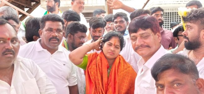 చిగురింత పారిజాతకు శుభాకాంక్షలు తెలిపిన షేక్ జహంగీర్ 