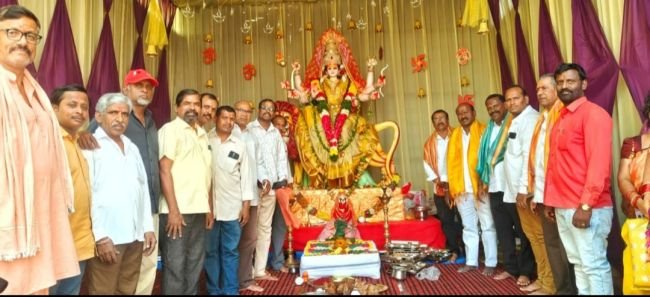 దేవి మండపాలను దర్శించిన కాంగ్రెస్ నేత ఉపేందర్ రెడ్డి