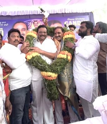  గాంధీకి జన్మదిన శుభాకాంక్షలు తెలిపిన...  మిరియాల రాఘవరావు,మిరియాల ప్రీతమ్