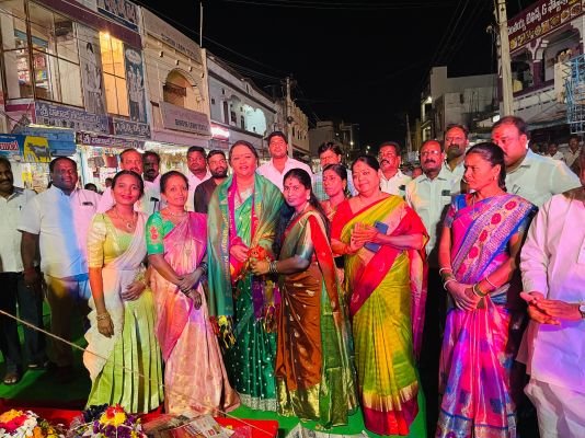 పరిగి లో వైభవంగా బతుకమ్మ వేడుకలు