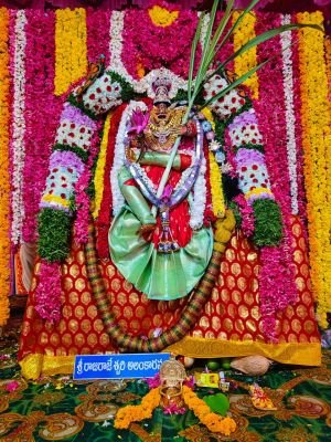 జొన్నవాడలో శ్రీ రాజరాజేశ్వరి దేవి అలంకారంలో దర్శనమిచ్చిన కామాక్షి తాయి
