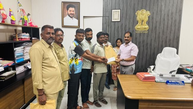 ఎంఎల్ఎస్ పాయింట్లలో హమాలీల సంక్షేమానికి ప్రత్యేక చర్యలు  • జిల్లా అదనపు కలెక్టర్ (రెవెన్యూ) వి.రాములు