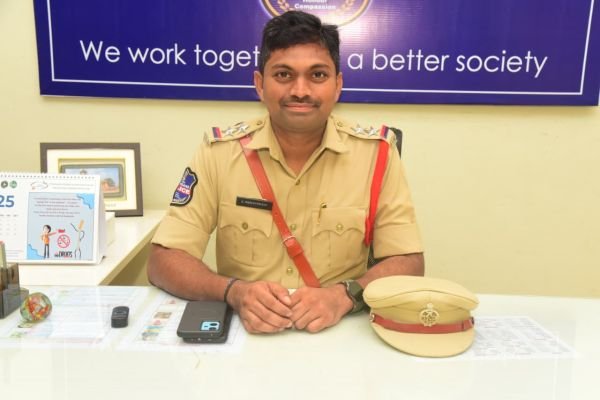 గోదావరిలో గుర్తు తెలియని వ్యక్తి మృతదేహం లభ్యం