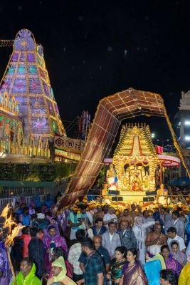 సర్వభూపాల వాహనంపై శ్రీ మలయప్ప స్వామి దర్శనం