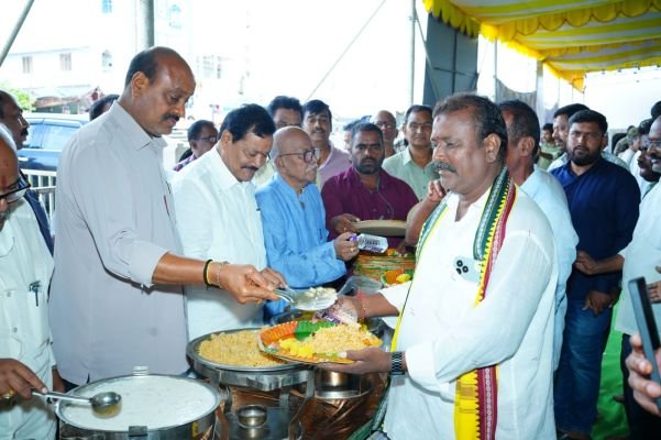 కొత్తమ్మతల్లి భక్తులకు అన్నప్రసాద వితరణ..