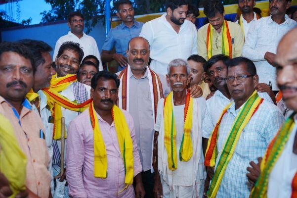 నందిగాం మండలంలో టీడీపీలోకి వైసీపీ శ్రేణులు