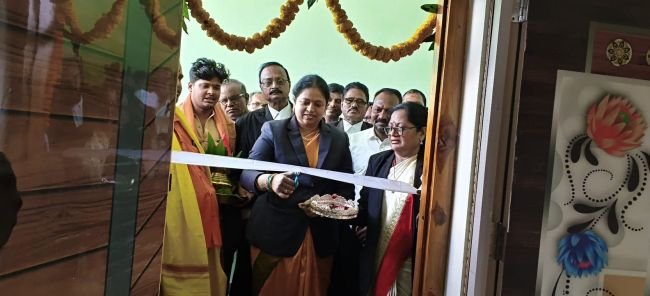 నూతన భవనానికి కోర్టు తరలింపు 
