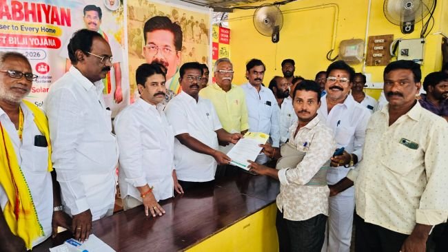 పేదల ఆరోగ్య భద్రతకు సీఎం చంద్రబాబు  అందిస్తున్న సహాయలు వెలకట్టలేనివి.. ఎమ్మెల్యే ఆనందరావు..
