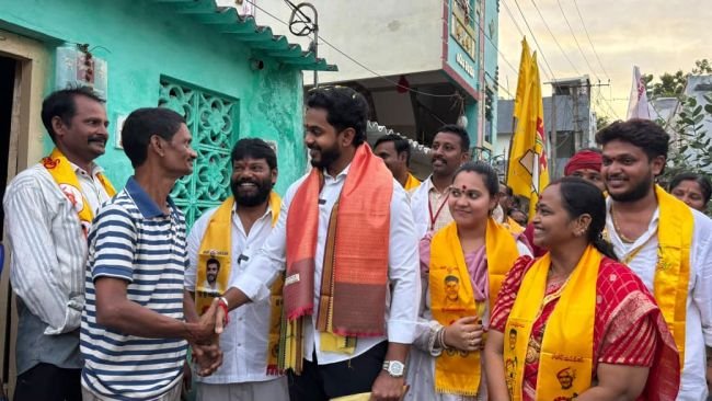 86వ డివిజన్ కండ్రికలో బొండా సిద్ధార్థ ఇంటింటి ప్రచారం