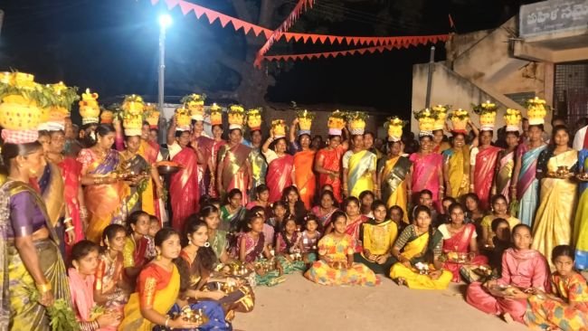 నందిగామలో దుర్గ మాత కు బోనాలు