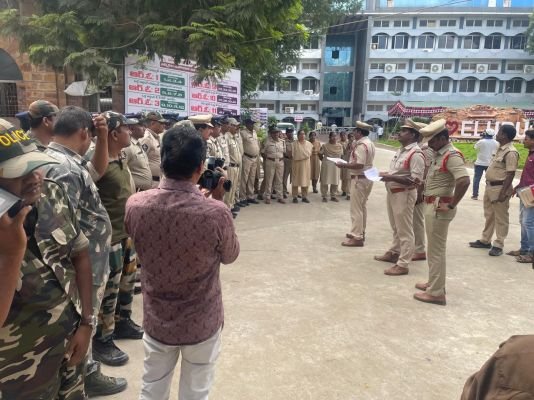 ఏలూరులో నామినేషన్లకు పటిష్ట బందోబస్తు